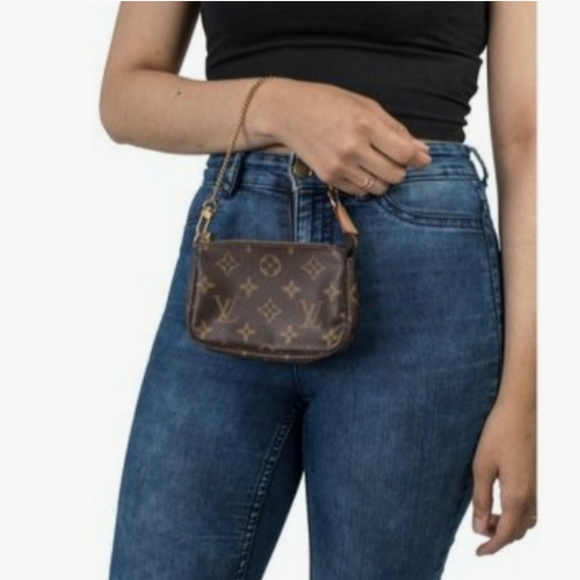 Louis Vuitton Mini Pouchette - Picture 10 of 10